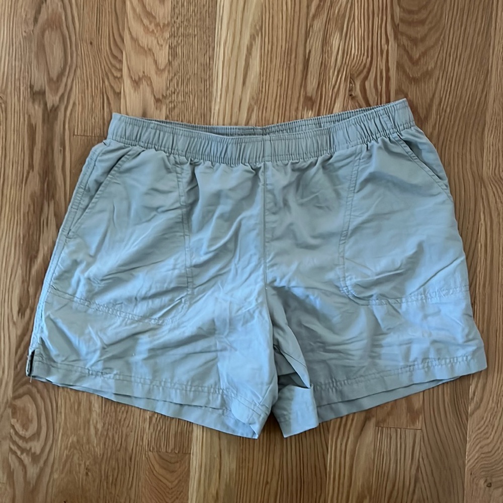 Columbia Sportswear Women's Water Khaki Shorts Size Medium